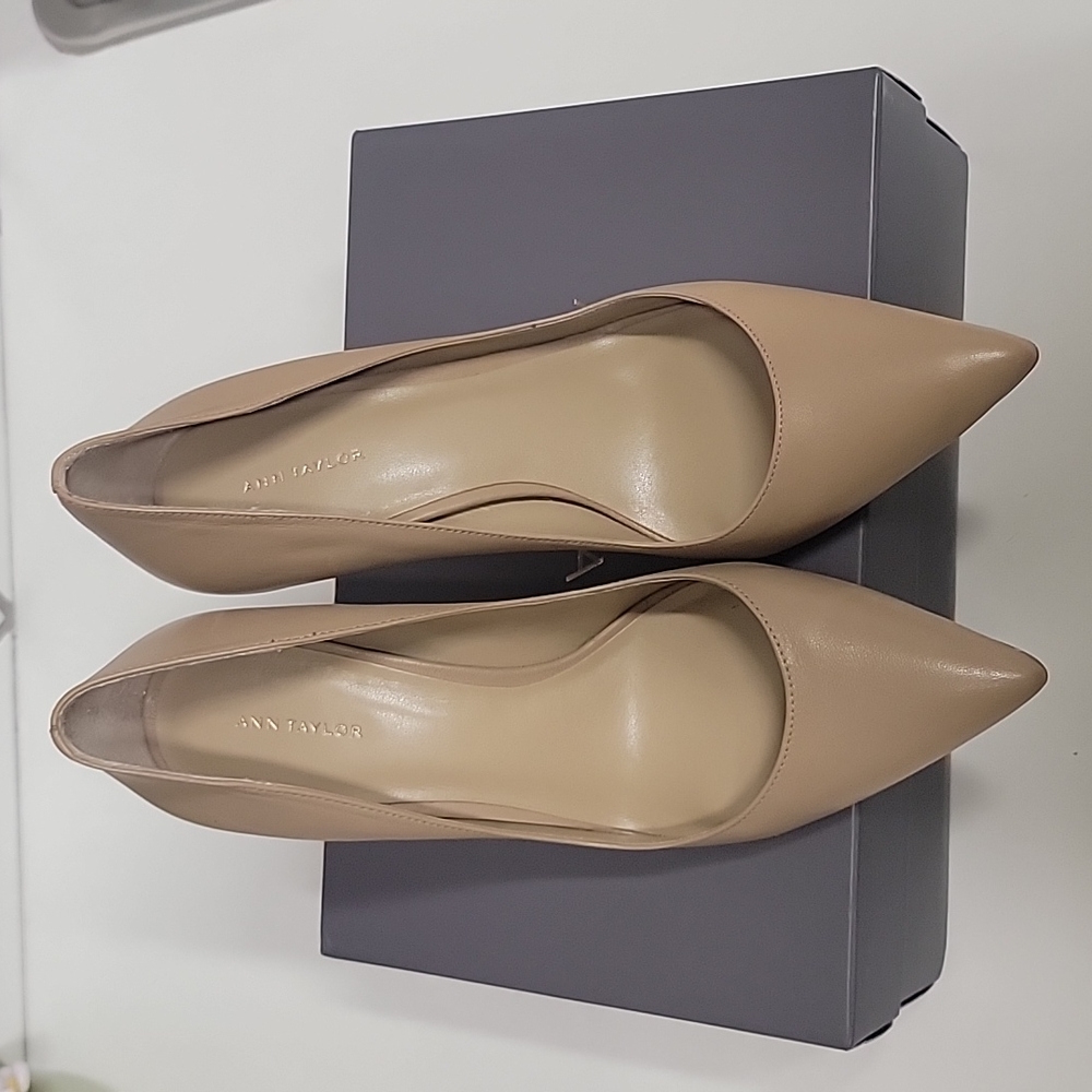 Anne Taylor Mila Leather Pump